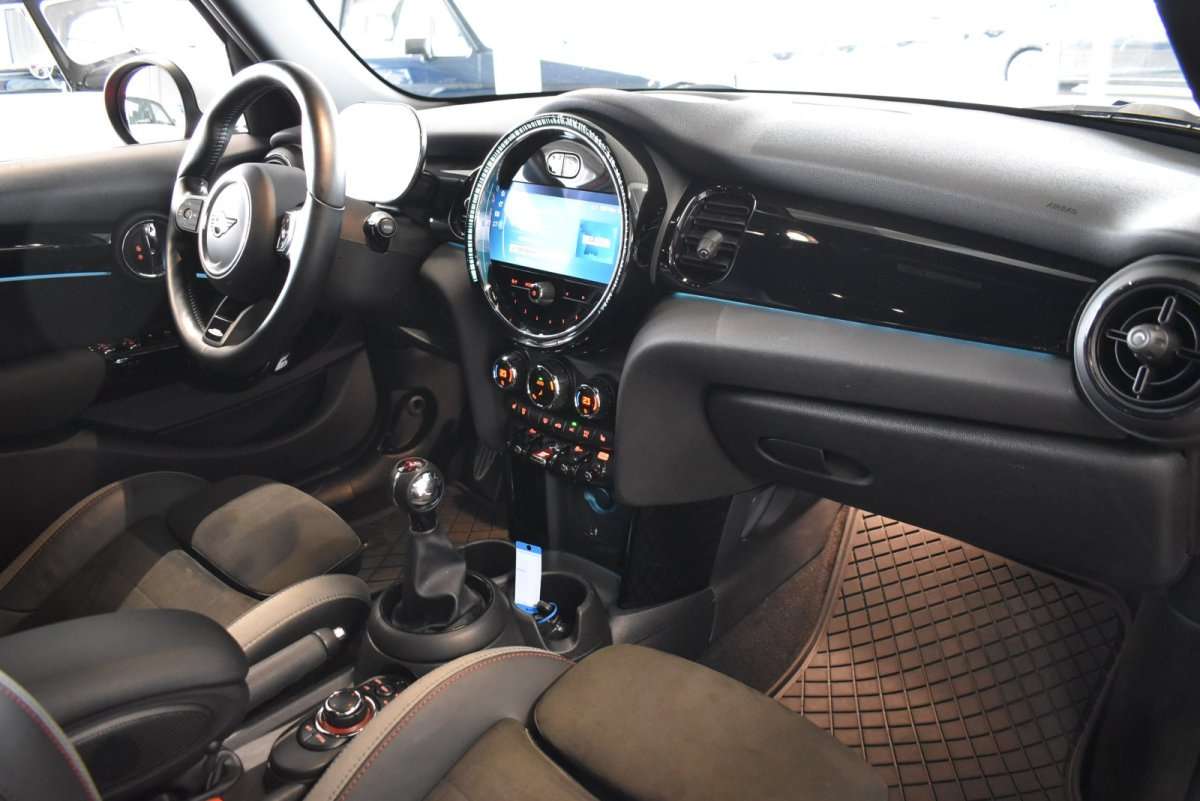 Fahrzeugbild eines MINI COOPER