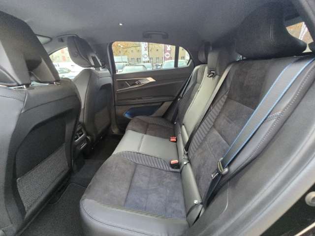 Fahrzeugbild eines Renault Rafale