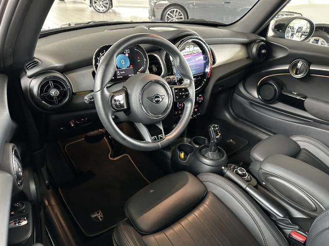 Fahrzeugbild eines MINI COOPER