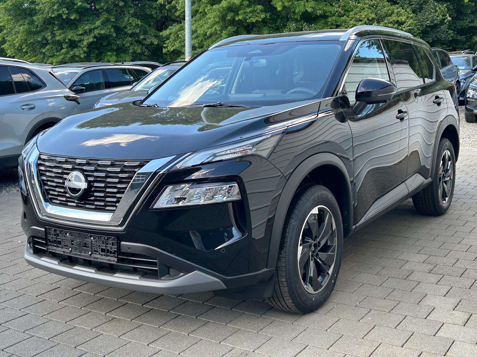 Fahrzeugbild eines Nissan X-TRAIL