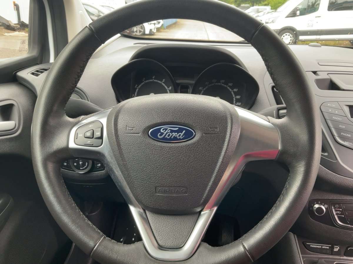 Fahrzeugbild eines Ford Transit Courier