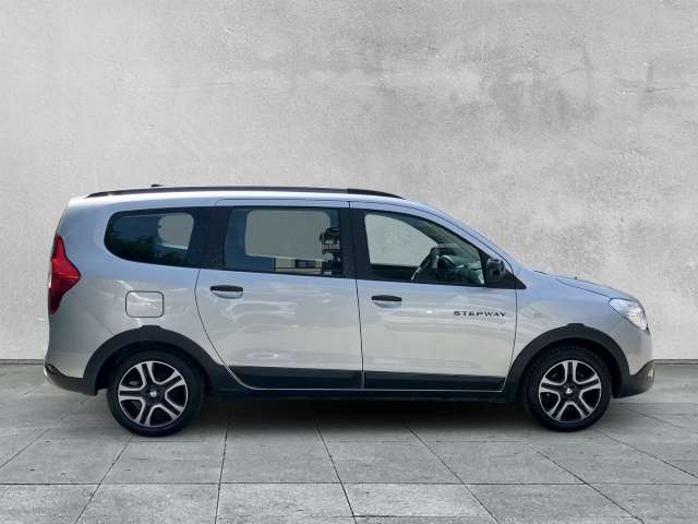 Fahrzeugbild eines Dacia Lodgy