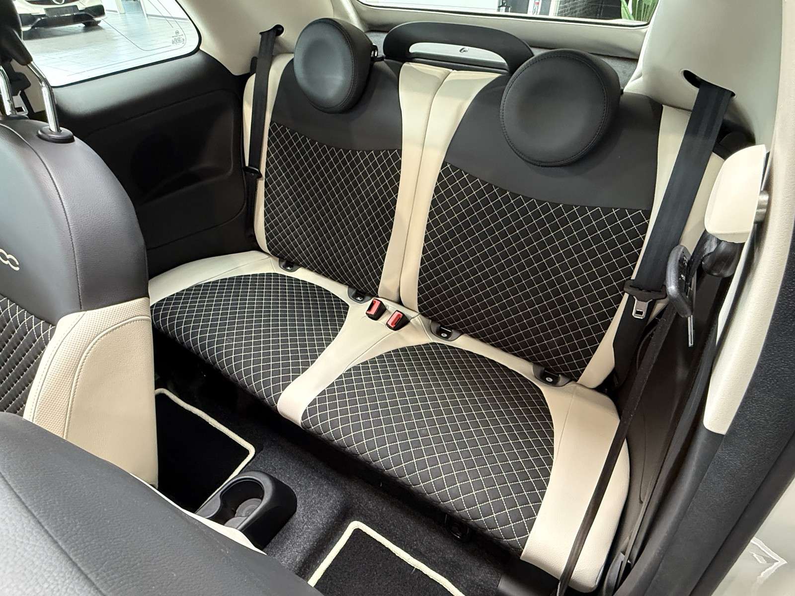 Fahrzeugbild eines Fiat 500