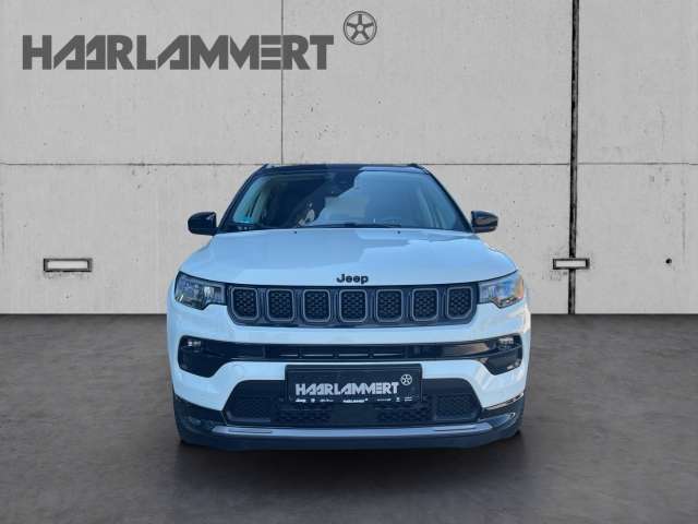 Fahrzeugbild eines Jeep Compass
