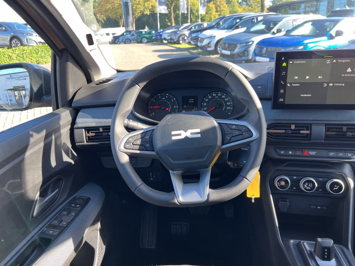 Fahrzeugbild eines Dacia Sandero