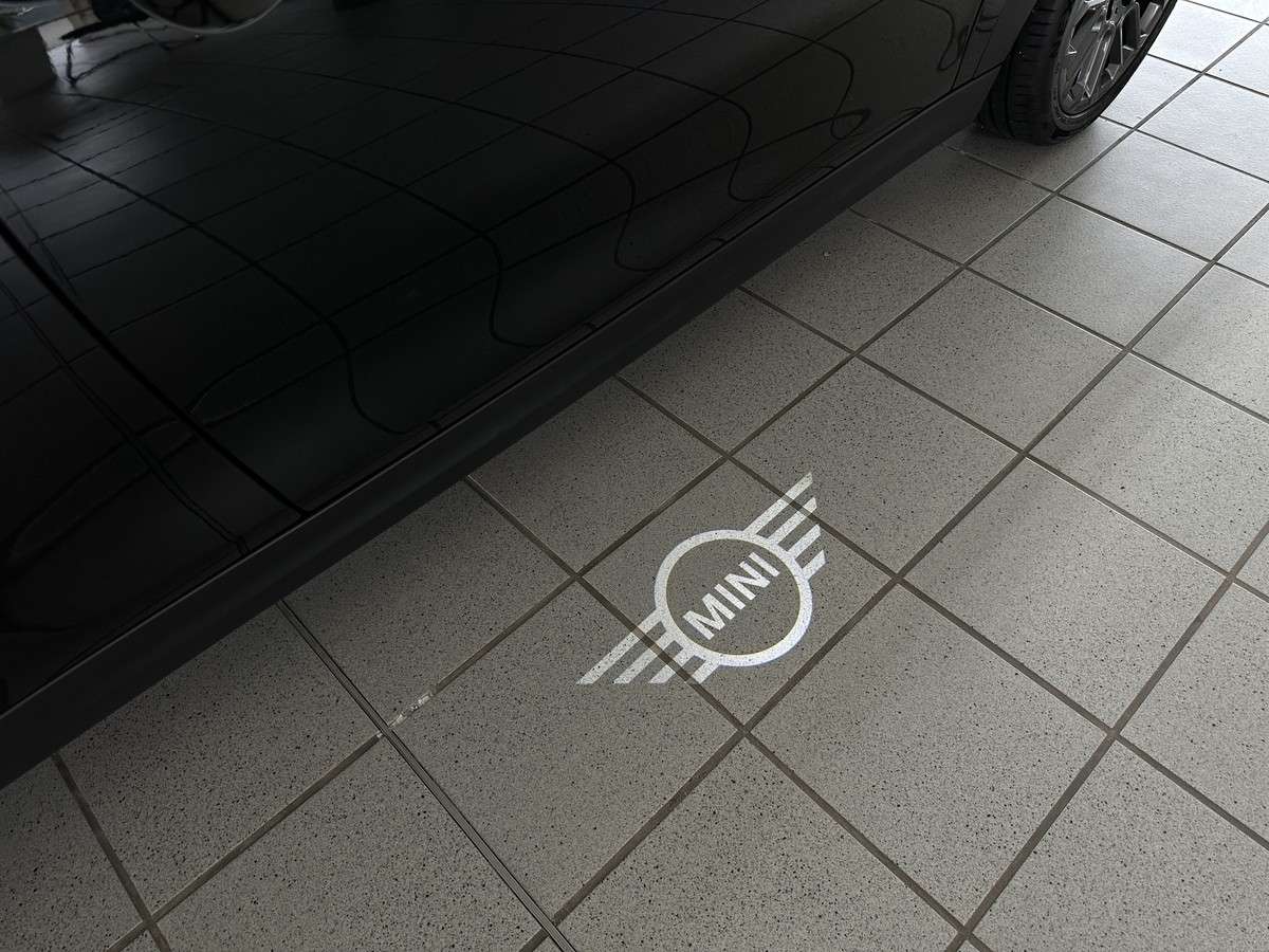 Fahrzeugbild eines MINI COOPER