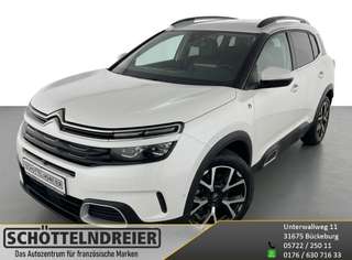 Schräge Frontansicht auf einen Citroën C5 Aircross , freigestellt