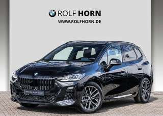 Schräge Frontansicht auf einen BMW 2er-Reihe , freigestellt
