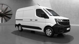 Schräge Frontansicht auf einen Renault Master , freigestellt