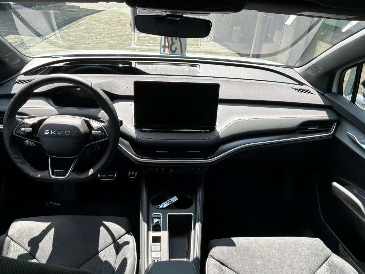 Fahrzeugbild eines Skoda ELROQ