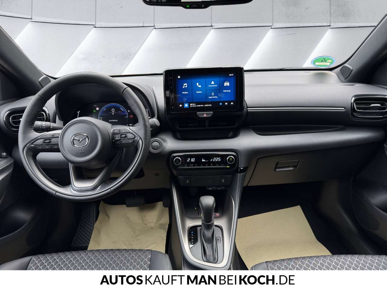 Fahrzeugbild eines Mazda Mazda2 Hybrid