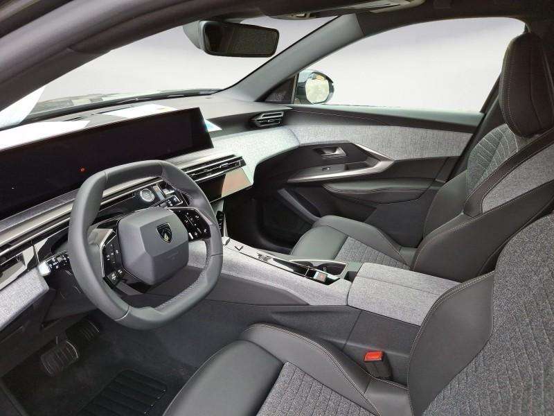 Fahrzeugbild eines Peugeot 5008