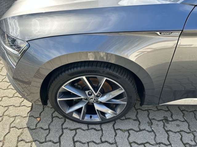 Fahrzeugbild eines Skoda Superb