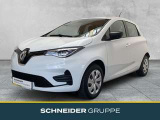 Schräge Frontansicht auf einen Renault ZOE , freigestellt