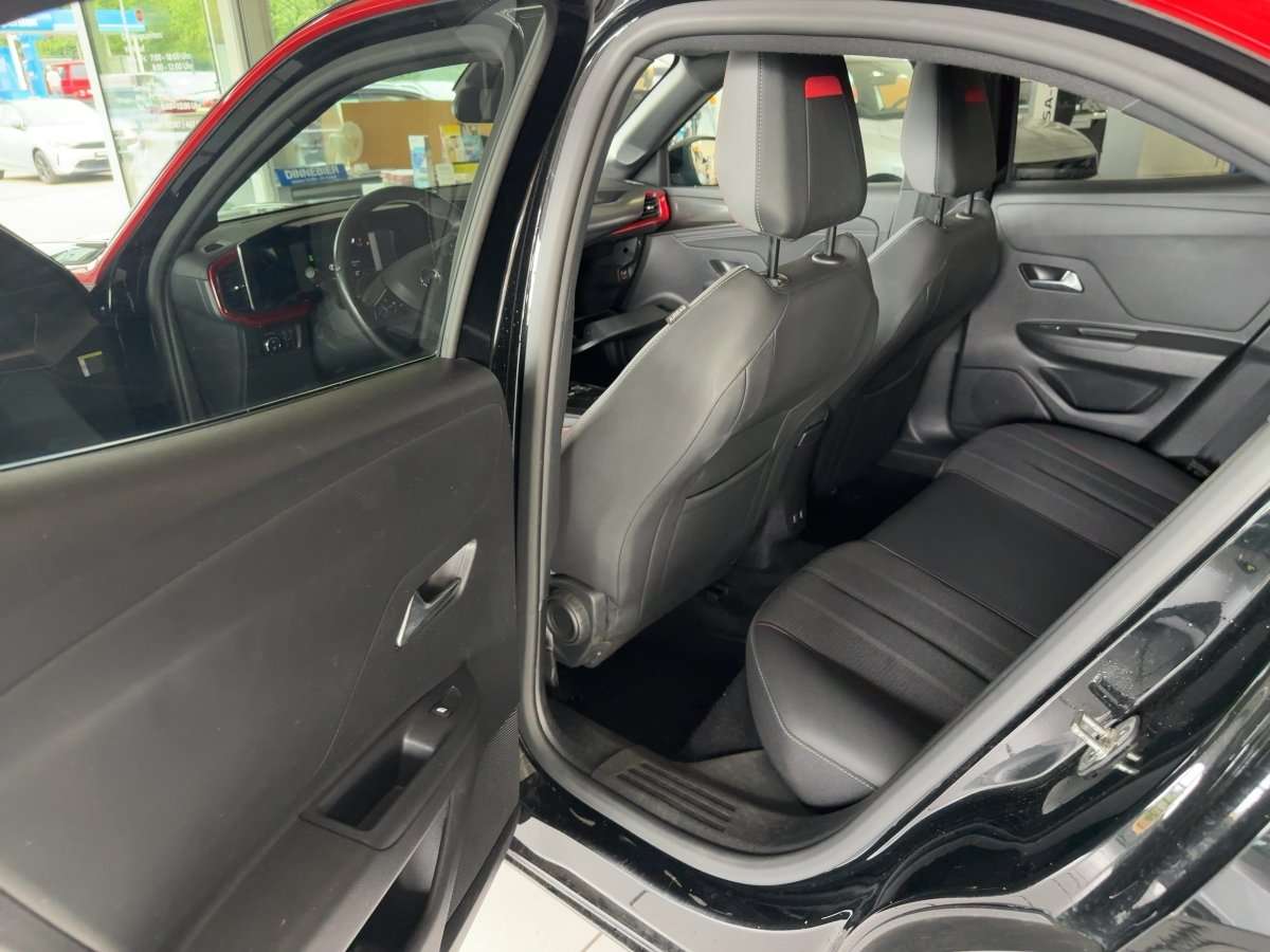 Fahrzeugbild eines Opel Mokka Electric