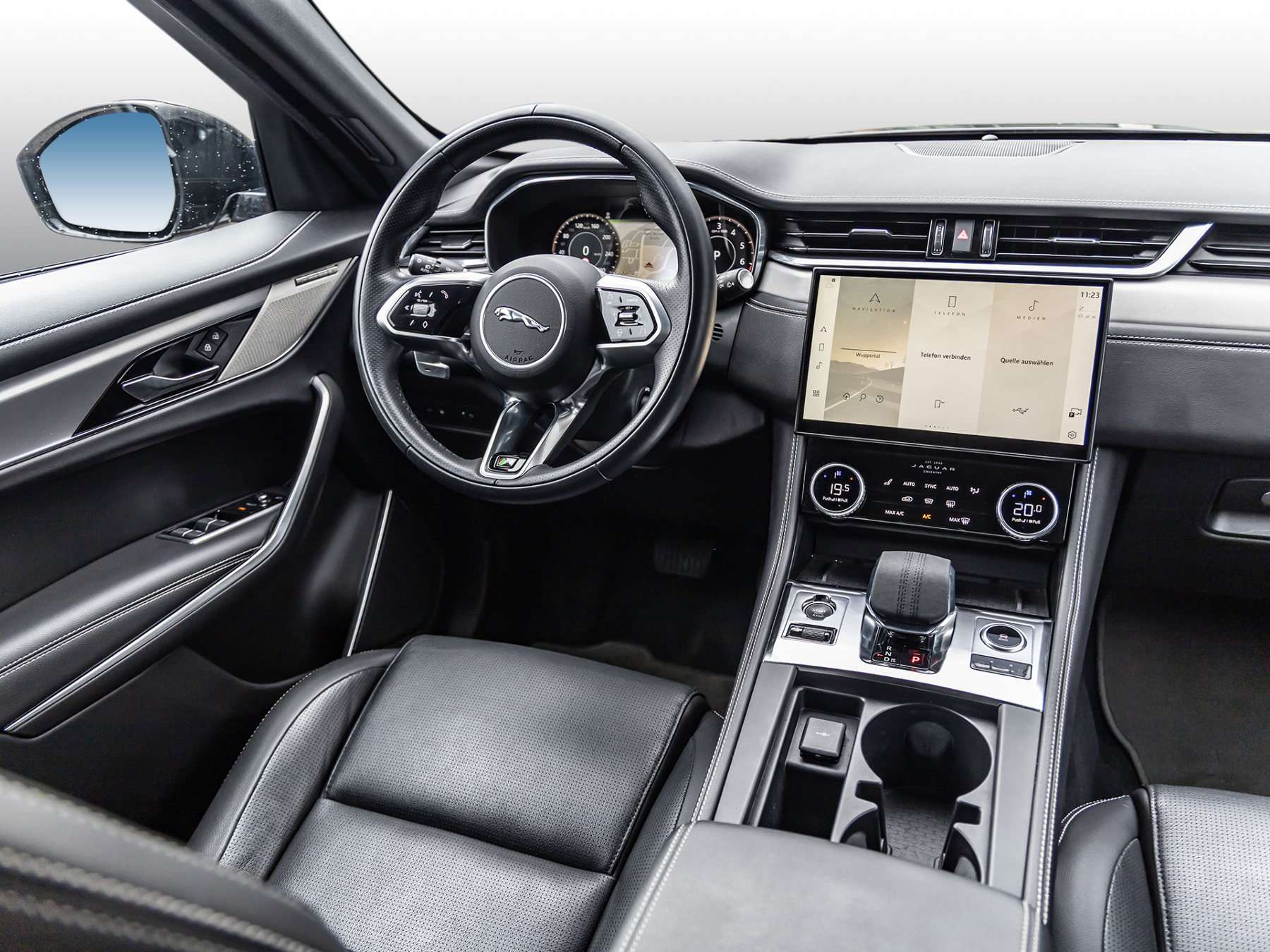 Fahrzeugbild eines Jaguar F-PACE