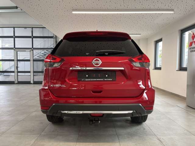 Fahrzeugbild eines Nissan X-TRAIL