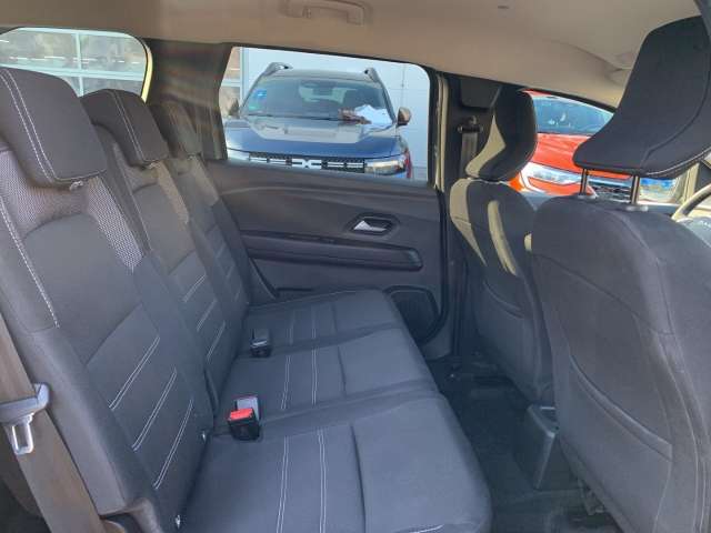 Fahrzeugbild eines Dacia Jogger