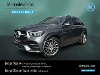 Schräge Frontansicht auf einen Mercedes-Benz GLE , freigestellt