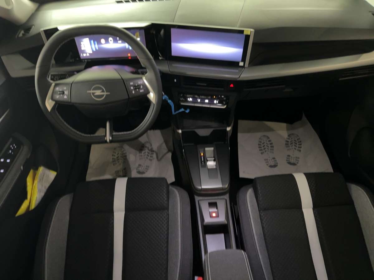 Fahrzeugbild eines Opel Frontera