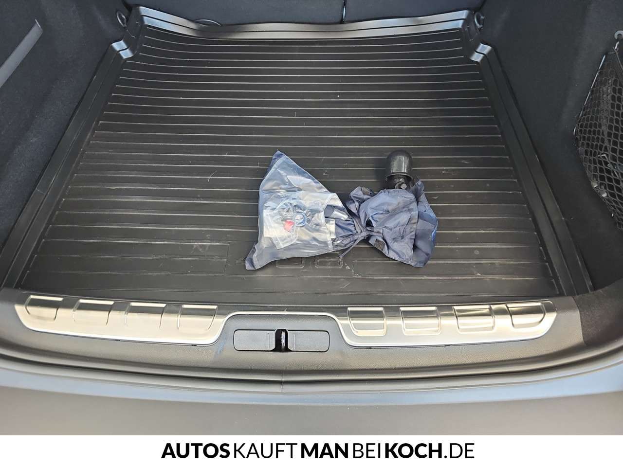 Fahrzeugbild eines Peugeot 408