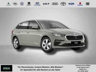 Schräge Frontansicht auf einen Skoda Scala , freigestellt