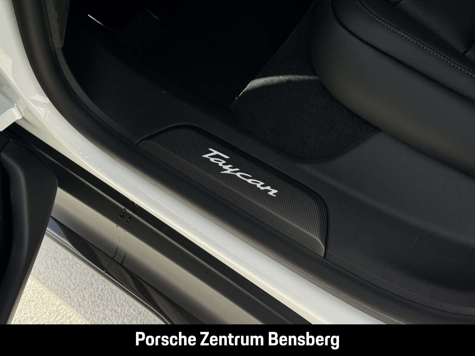 Fahrzeugbild eines Porsche Taycan