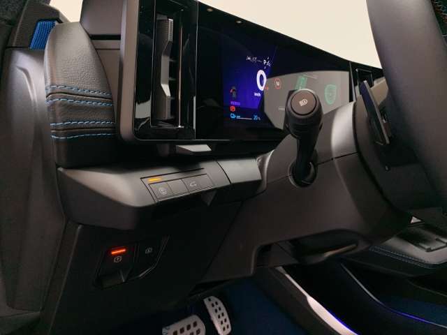 Fahrzeugbild eines Renault Scenic E-TECH