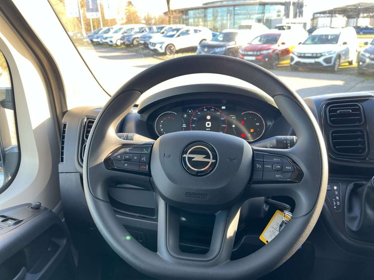 Fahrzeugbild eines Opel Movano