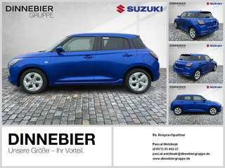 Schräge Frontansicht auf einen Suzuki Swift , freigestellt