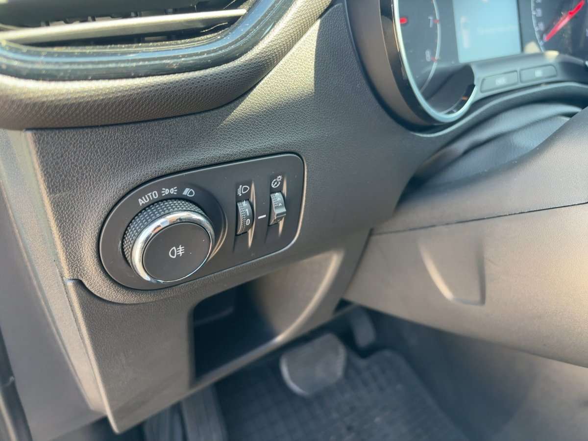Fahrzeugbild eines Opel Crossland X