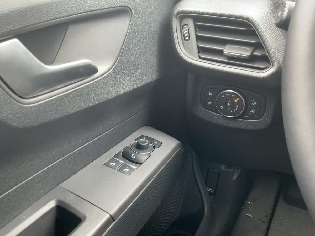 Fahrzeugbild eines Ford Transit Courier