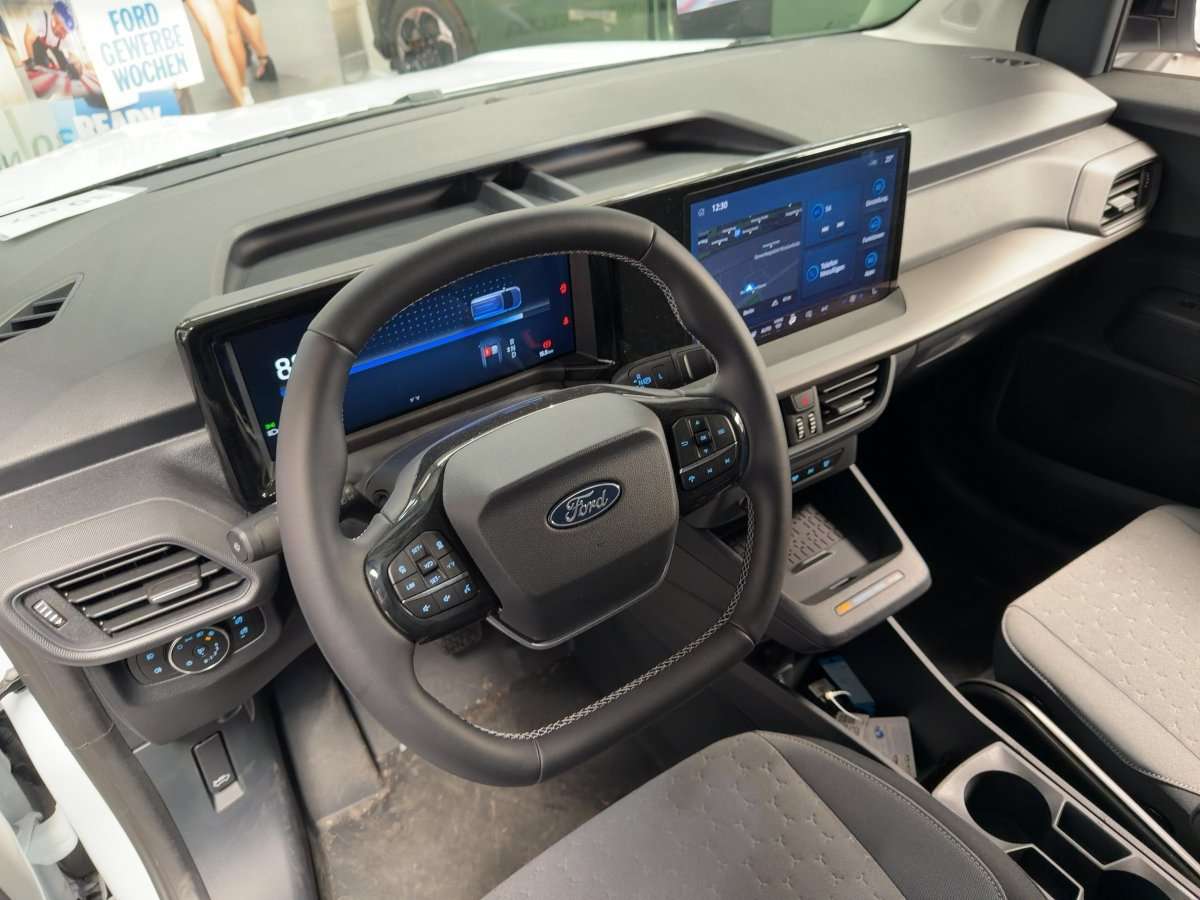 Fahrzeugbild eines Ford Transit Courier