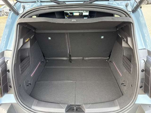 Fahrzeugbild eines Renault 4 E-TECH