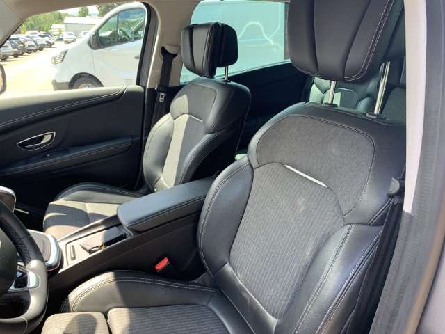 Fahrzeugbild eines Renault Grand Scénic