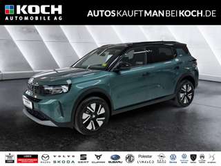 Schräge Frontansicht auf einen Opel Frontera , freigestellt