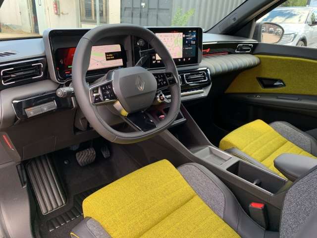 Fahrzeugbild eines Renault 5 E-TECH
