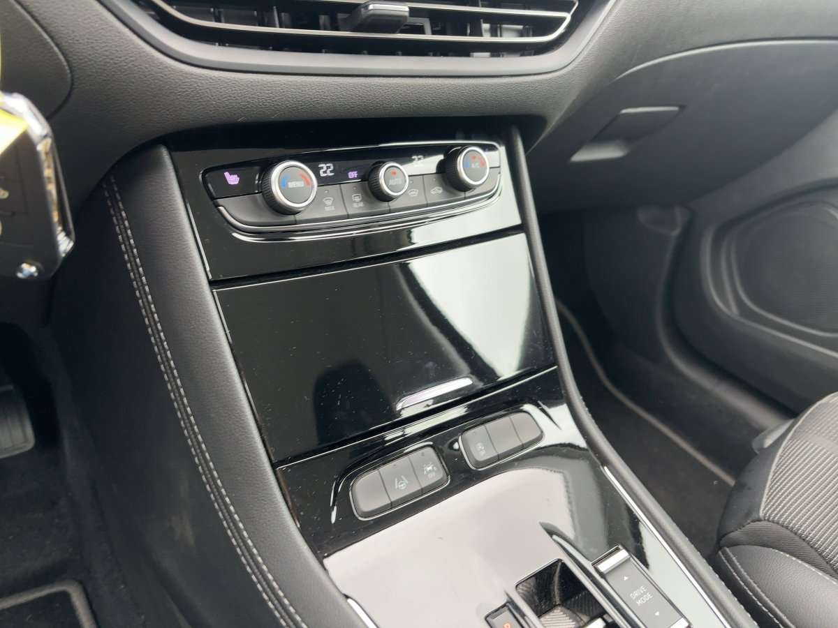 Fahrzeugbild eines Opel Grandland X
