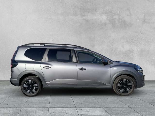 Fahrzeugbild eines Dacia Jogger