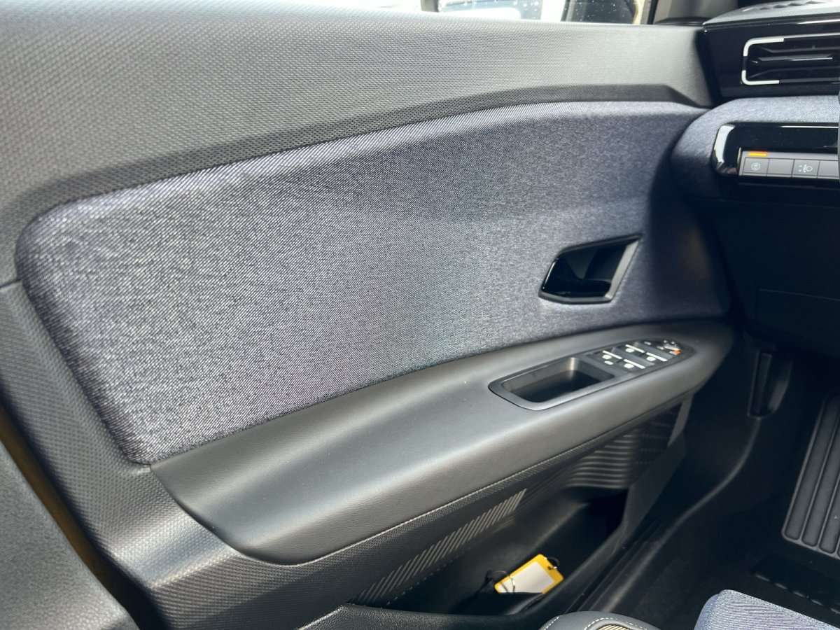 Fahrzeugbild eines Renault 5 E-TECH