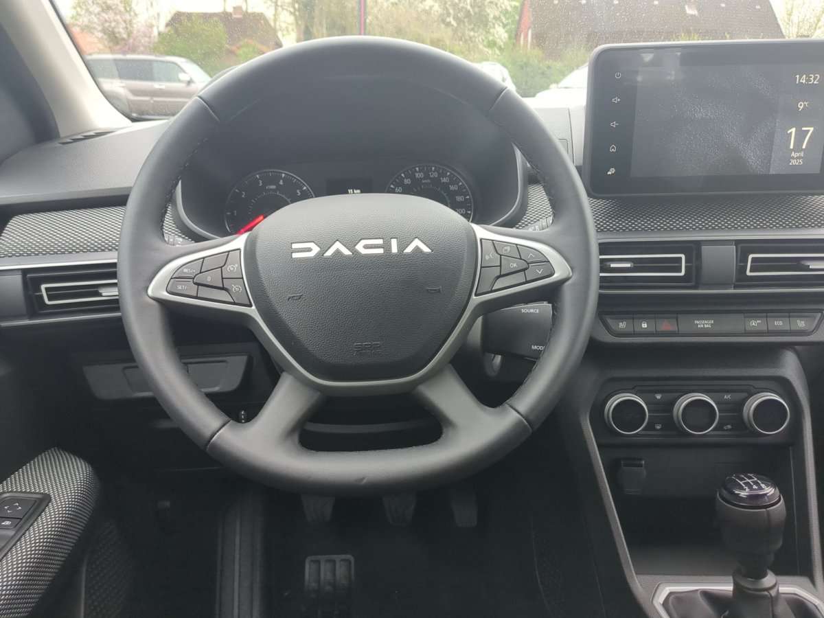 Fahrzeugbild eines Dacia Sandero