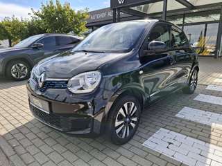 Schräge Frontansicht auf einen Renault Twingo , freigestellt
