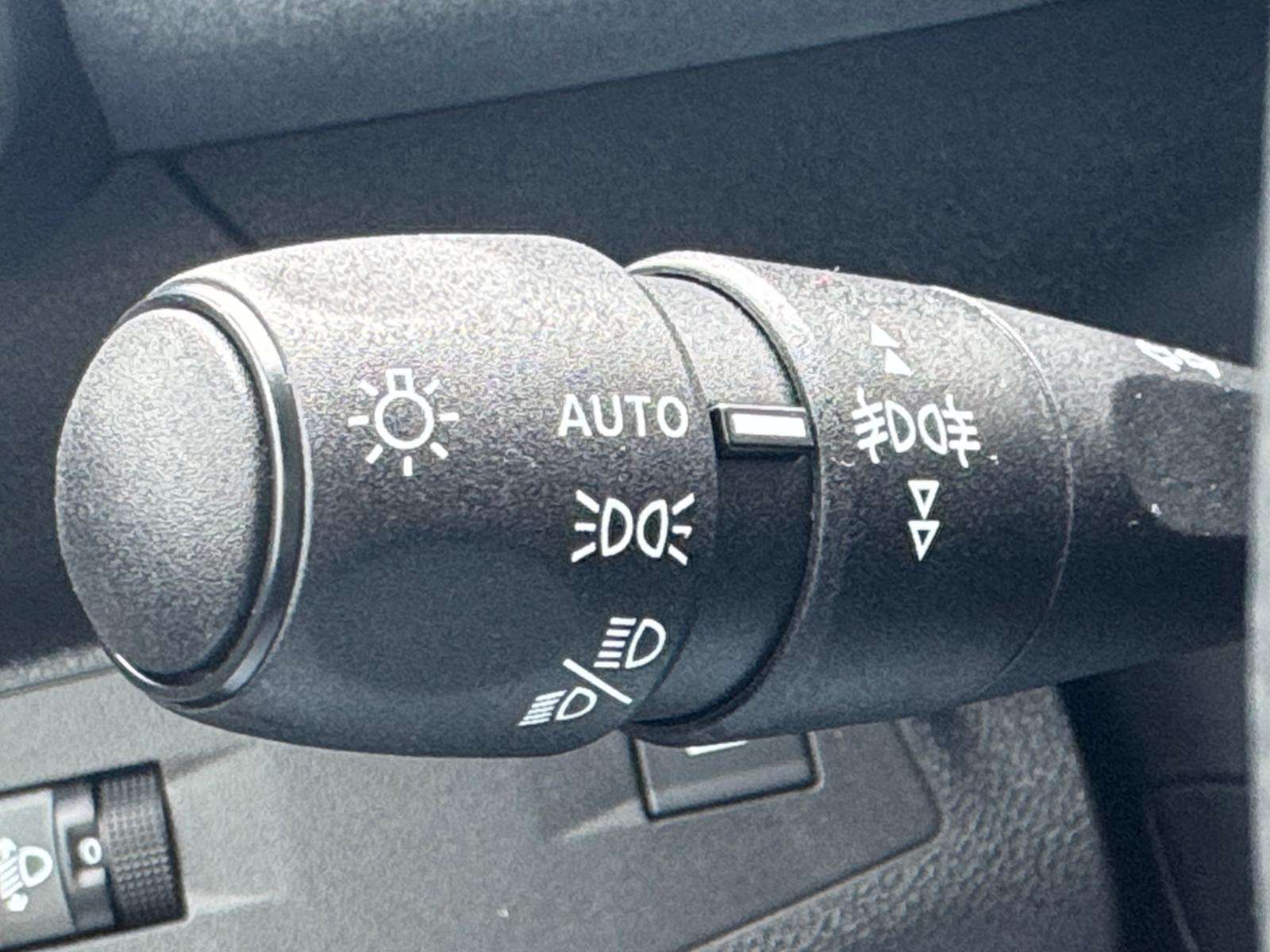 Fahrzeugbild eines Peugeot Rifter