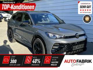 Schräge Frontansicht auf einen Volkswagen Tiguan , freigestellt