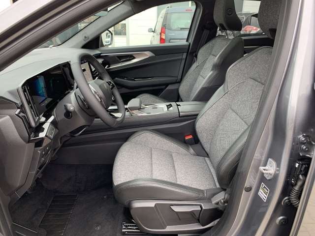 Fahrzeugbild eines Renault Rafale