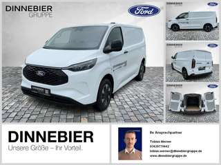 Schräge Frontansicht auf einen Ford Transit Custom , freigestellt
