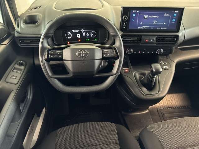 Fahrzeugbild eines Toyota Proace