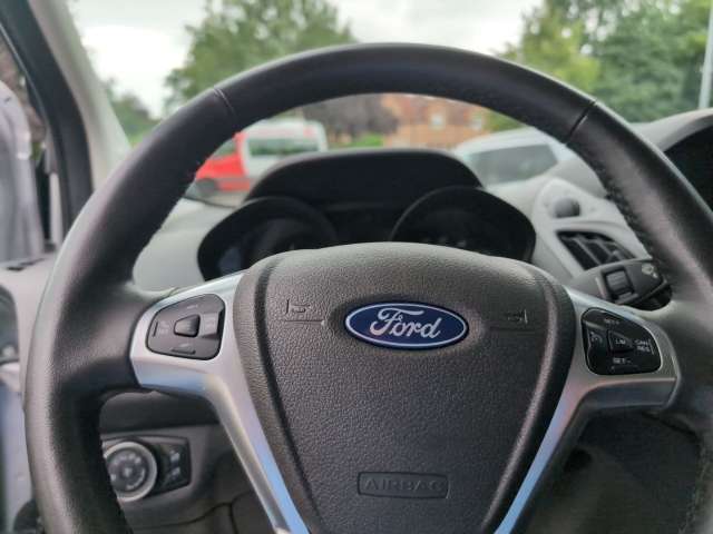 Fahrzeugbild eines Ford Transit Courier
