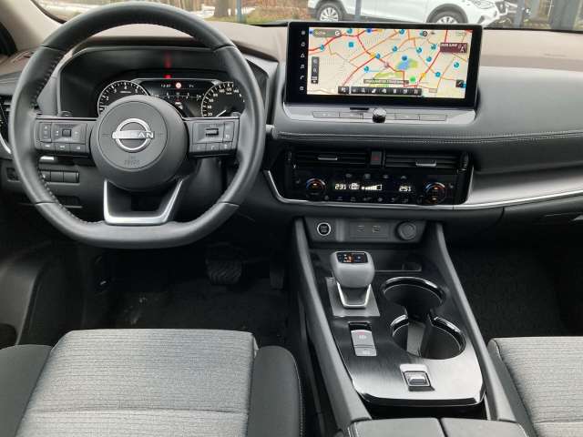 Fahrzeugbild eines Nissan X-TRAIL