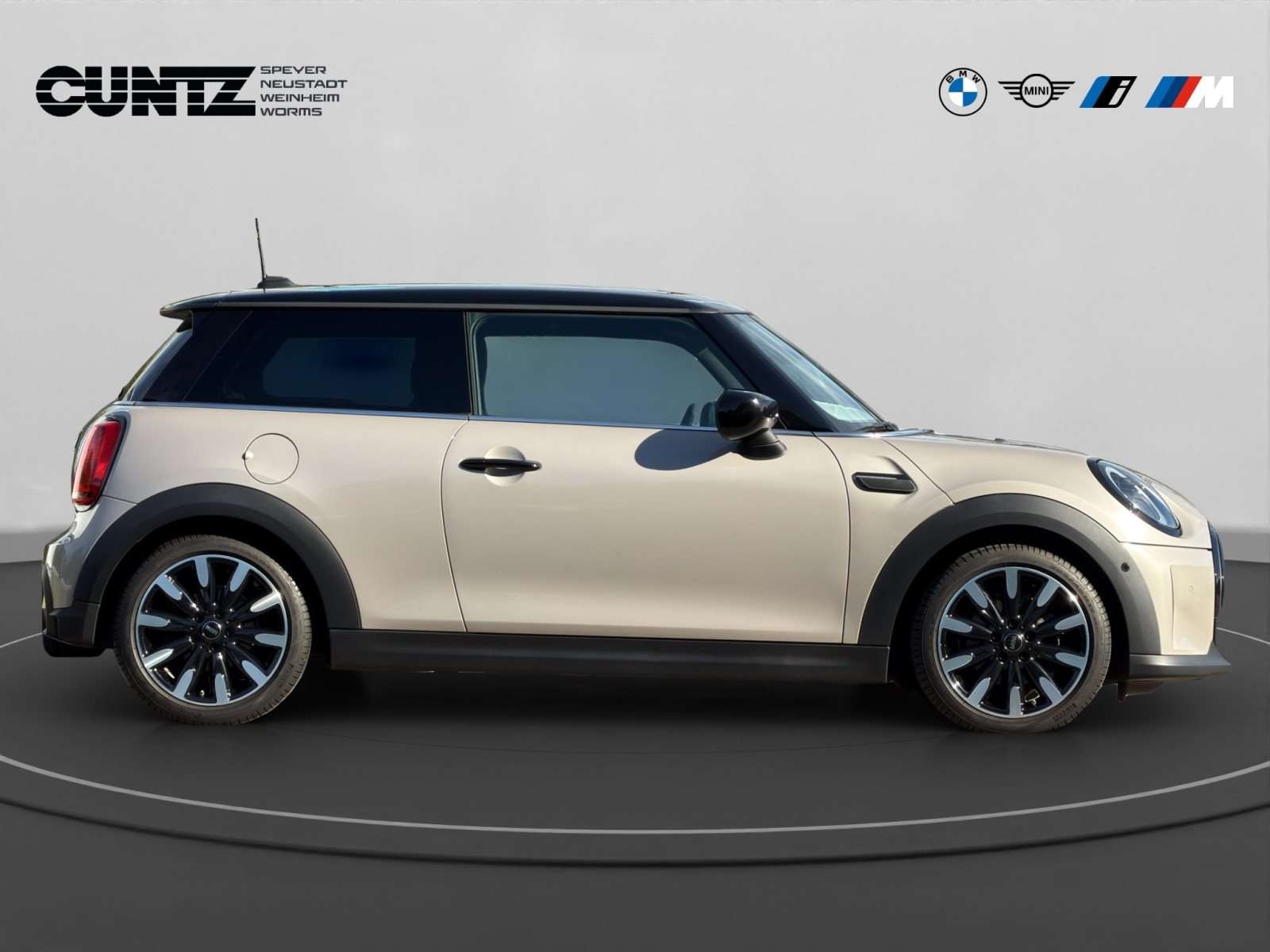 Fahrzeugbild eines MINI COOPER